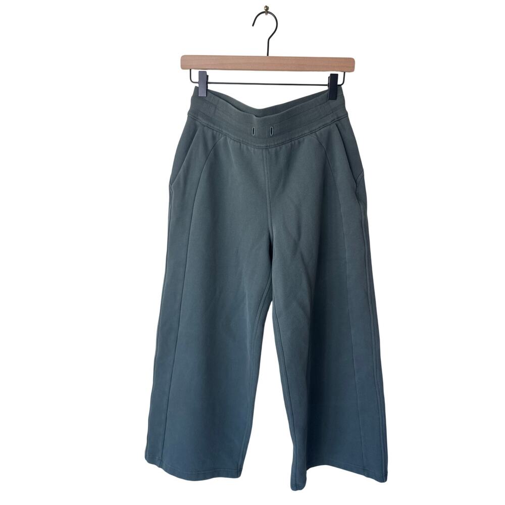 LULULEMON High Rise Wide Leg Cropped Ankle Sweatpants Size 6 Green